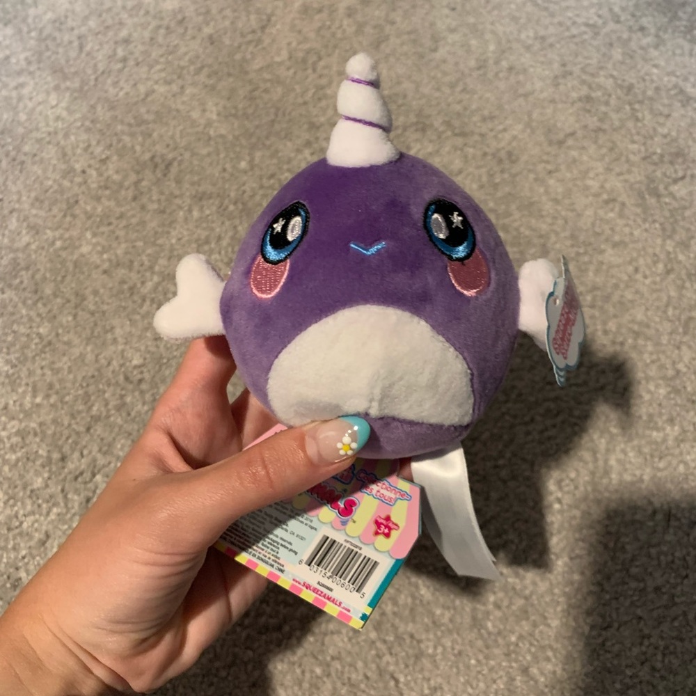 Narwhal squeezamal